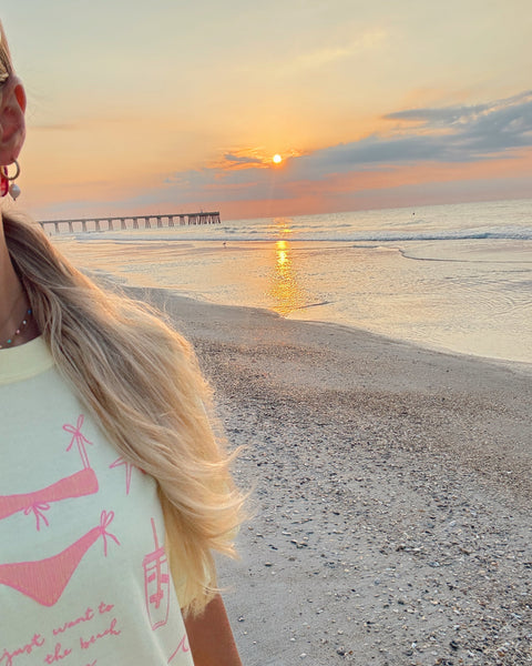 SUMMER YELLOW 'I JUST WANT TO SIT ON THE BEACH WITH AN ICED COFFEE'
