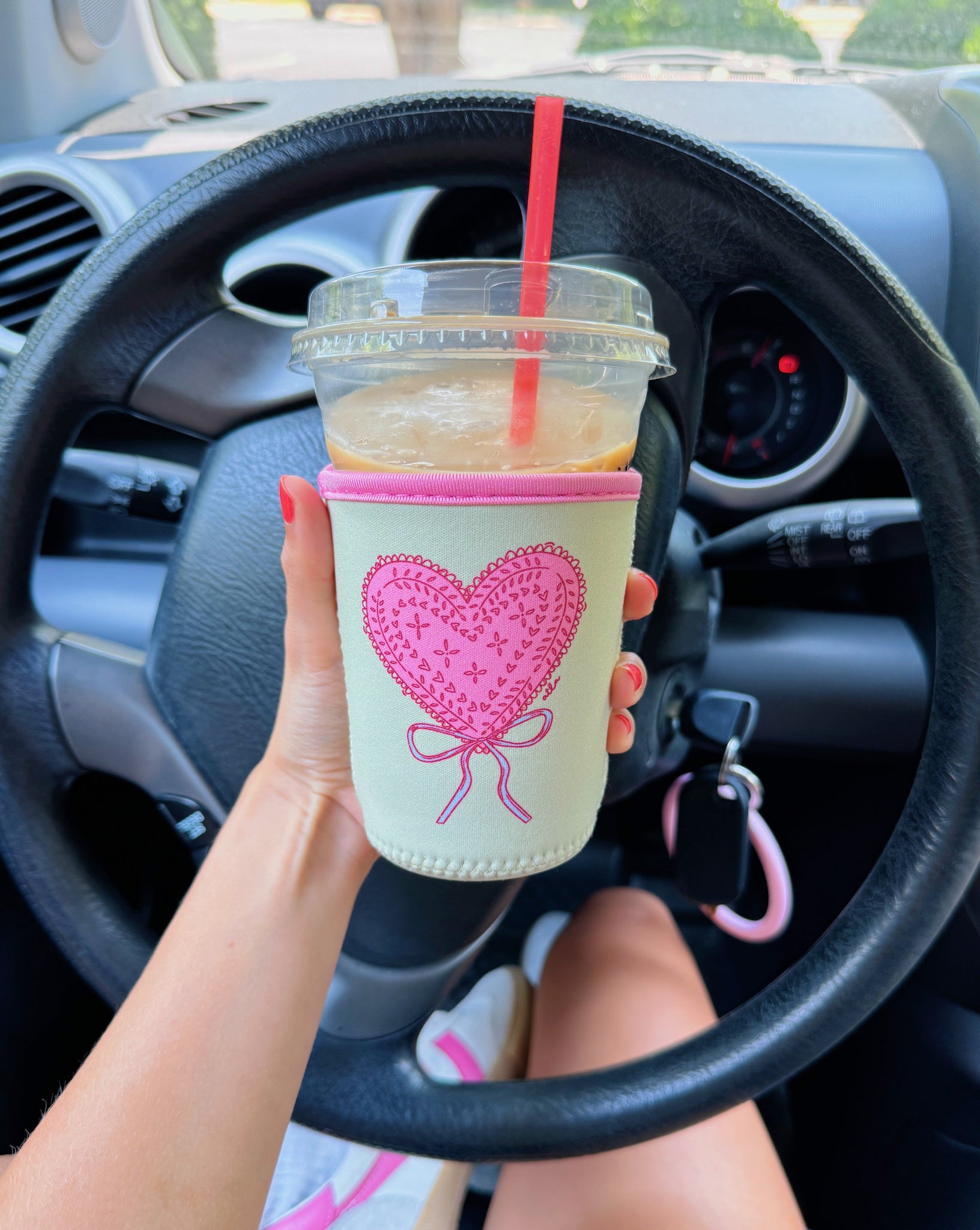 LEMON YELLOW HEART DOILY ICED COFFEE COOZIE