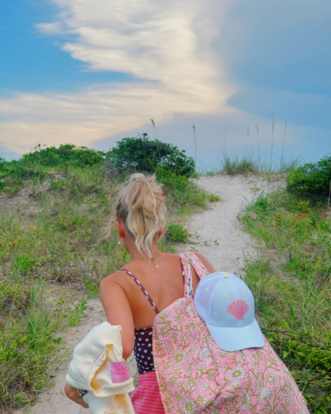 SEASHELL SEERSUCKER TRUCKER HAT