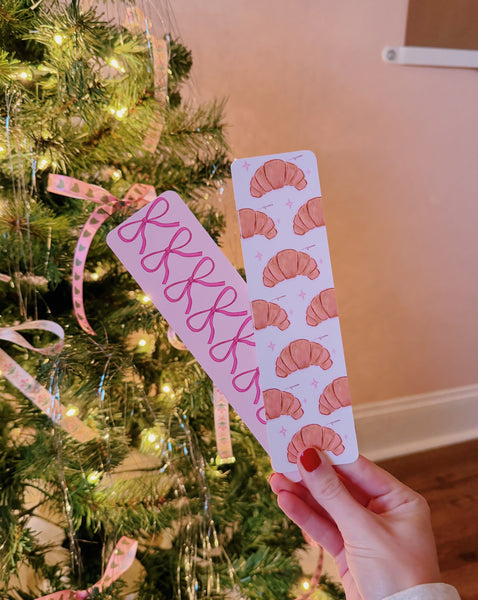 'CROISSANTS AND BOWS' BOOKMARK SET