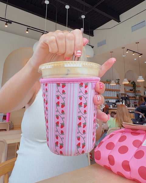 STRAWBERRY VINES ICED COFFEE COOZIE