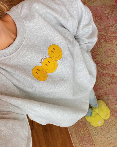 OOPSIE 'SMILE' CREWNECK