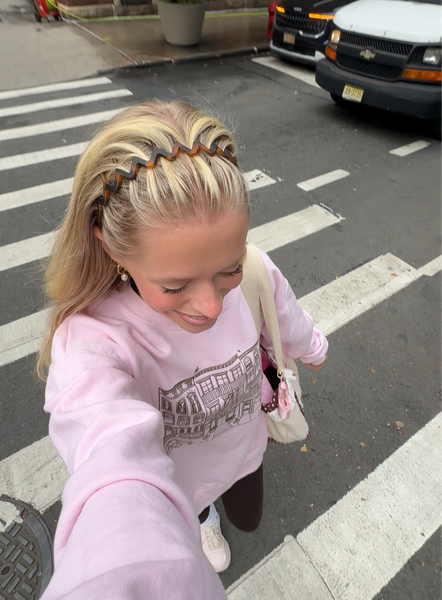 NYC COZY STREET LIGHT PINK CREWNECK