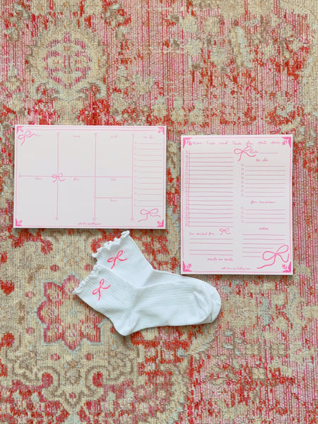 PINK BOWS DAILY/WEEKLY NOTEPADS + PINK BOW SOCKS!