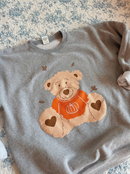 FALL BEAR CREWNECK